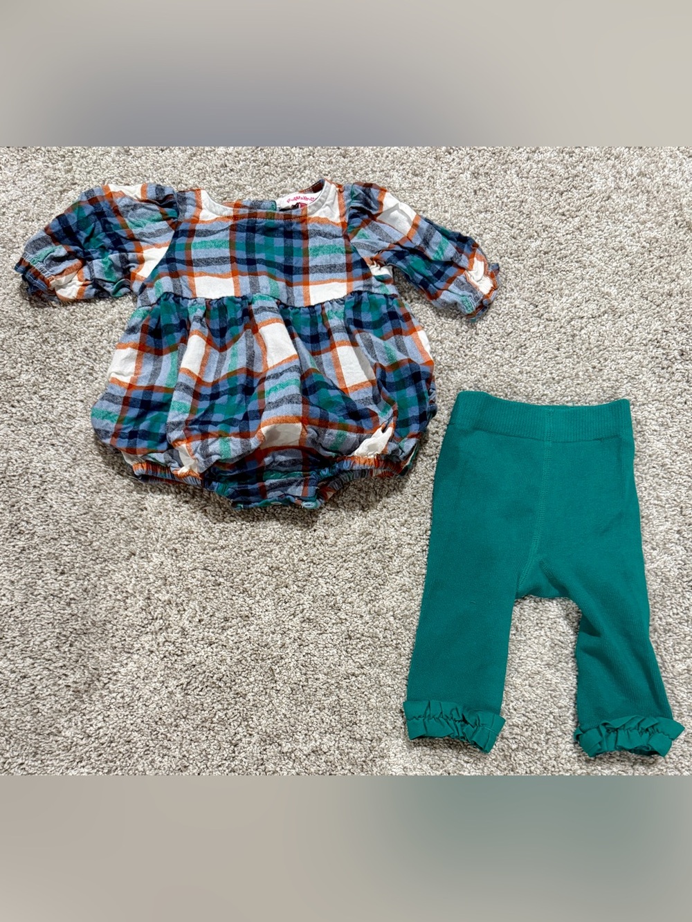 Ruffle Butts Baby girl plaid bubble romper and green leggings size 0-6M / 0-3M